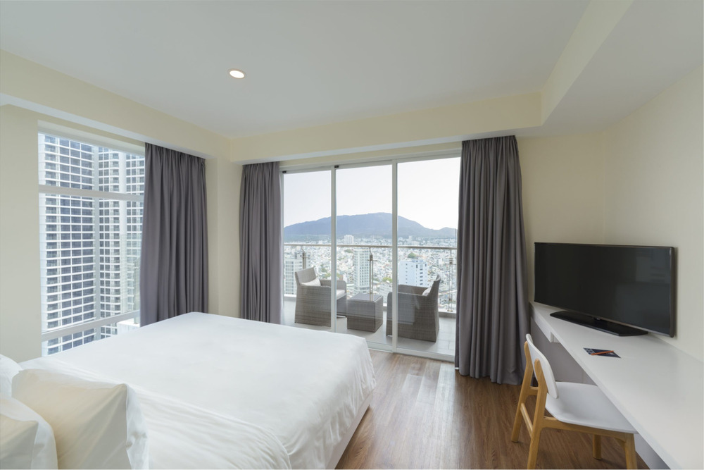 2 Bedroom Deluxe Club Suite Mountain View