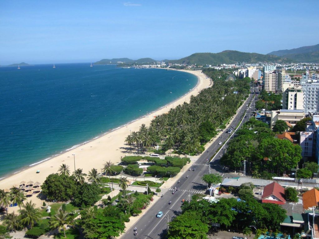 bãi biển trần phú nha trang