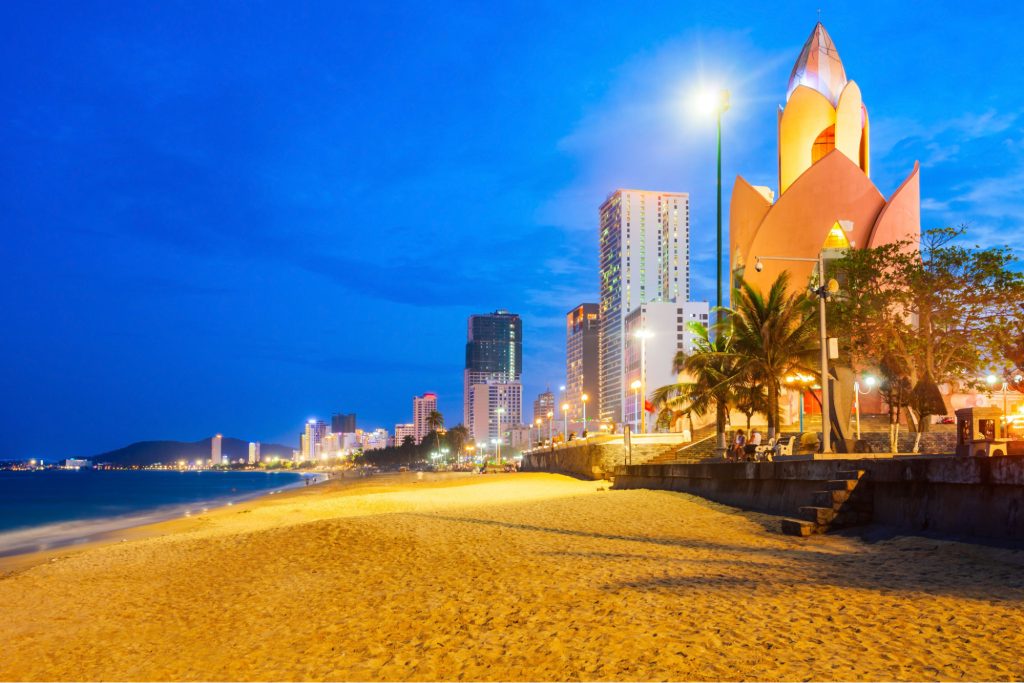 Đoạn biển gần Tháp Trầm Hương