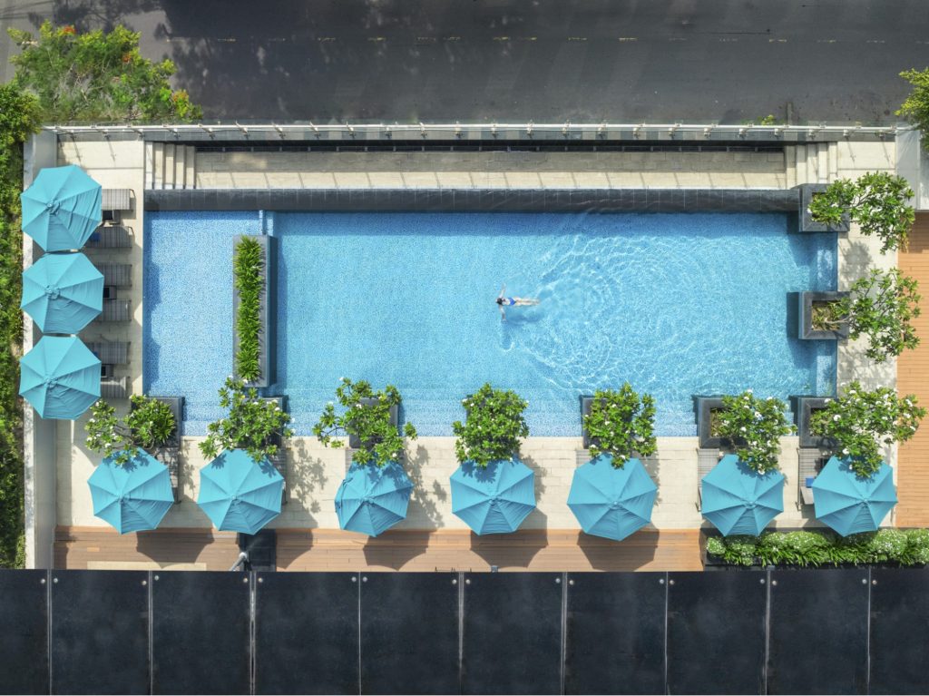 hồ bơi ngoài trời tui blue nha trang